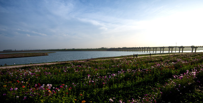 滹沱河岸边