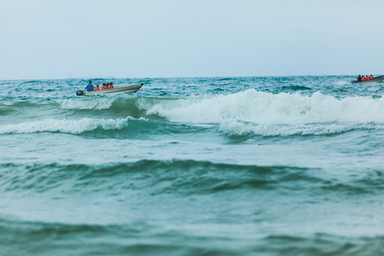 海滨浴场游泳