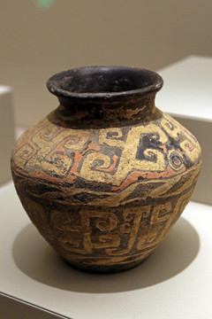 远古彩绘陶罐