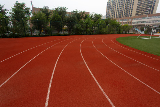 学校操场跑道高清图