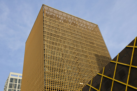 金色高层大厦外墙构造