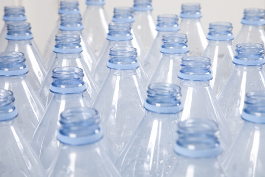 塑料水瓶的特写镜头