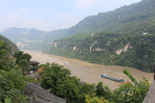 三峡人家看峡谷风光
