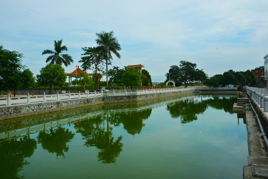 举人村湖景