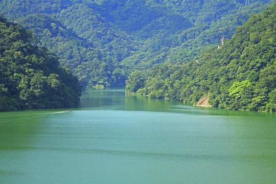 台湾石门水库青山绿水