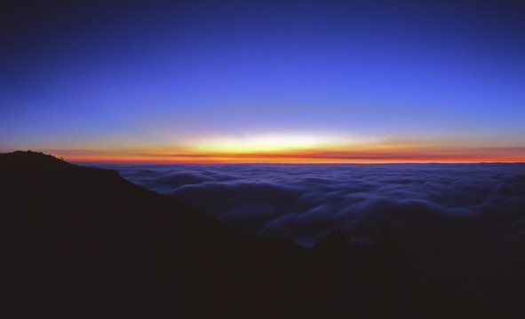 黎明美景