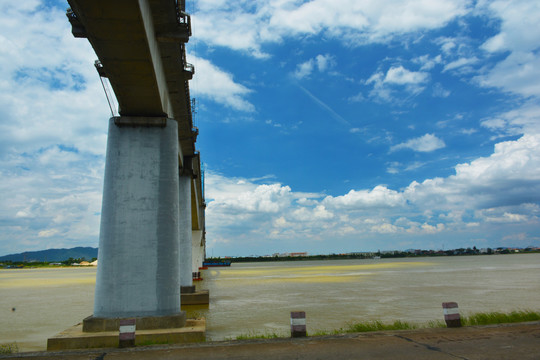 鹤山西江路桥