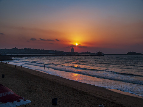 青岛海滨日出