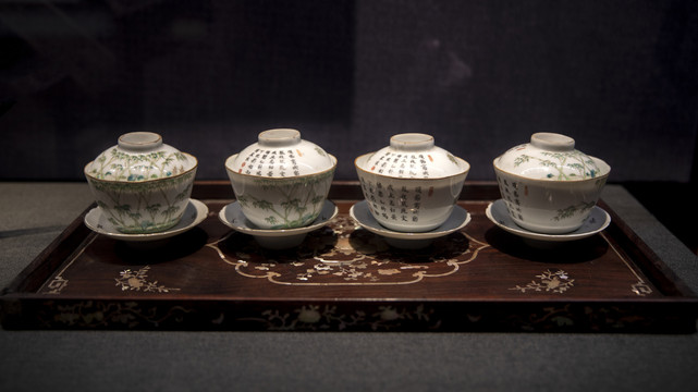 清代五彩竹纹茶盖碗