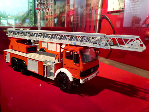 云梯消防车模型