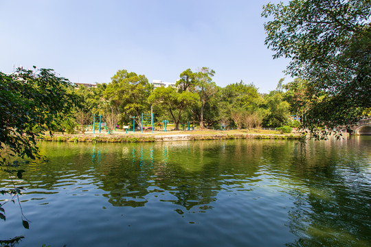 广东湛江寸金桥公园鸳鸯岛