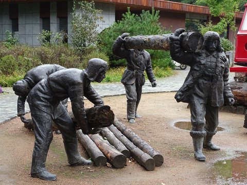 伐木工人雕塑