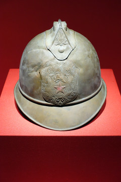 20世纪初消防头盔