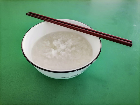 一碗早餐白粥