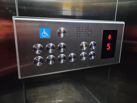 电梯里的楼层按键