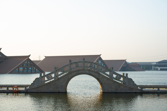 松江广富林遗址公园石拱桥