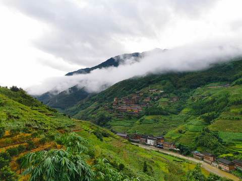 山底河流