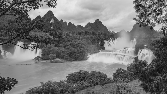 水墨山水风景画