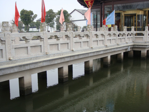 河岸人家