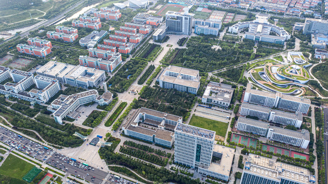 航拍石油大学