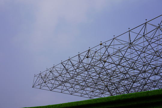 钢网架结构