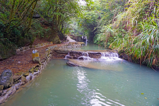 水潭5