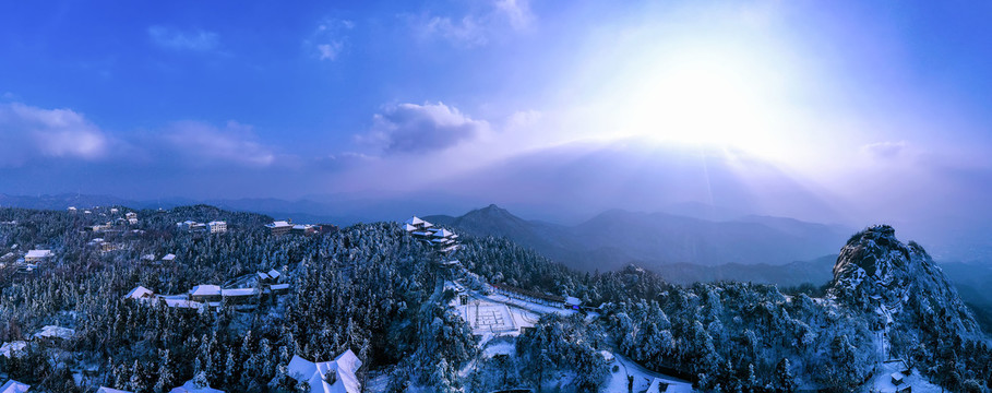 鸟瞰鸡公山霁雪全景大图