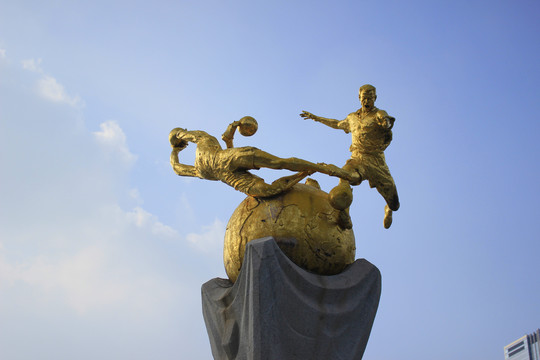 足球雕像