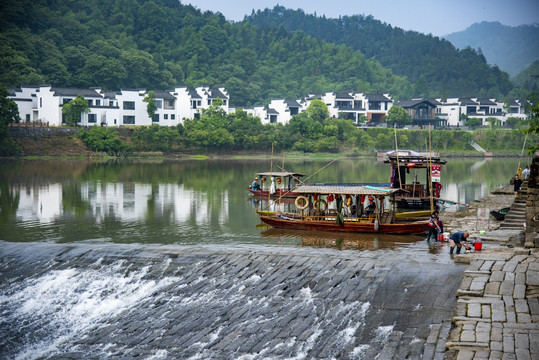 青山绿水人家