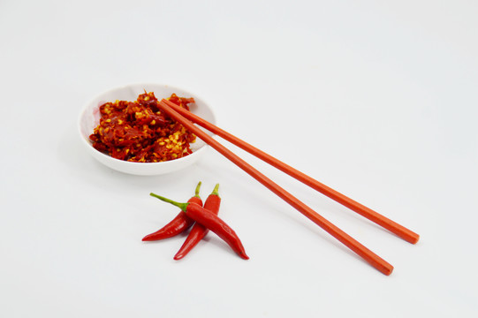 辣椒酱和筷子