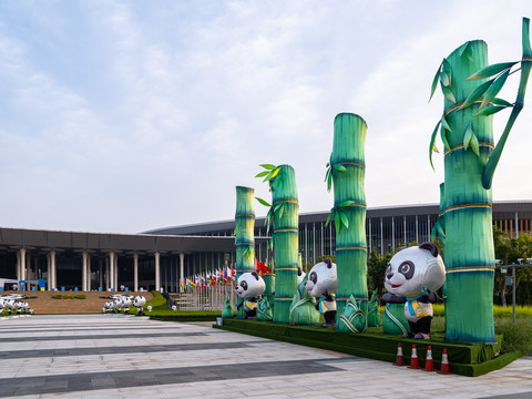 上海国家会展中心自贡彩灯大熊猫