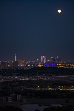 苏州东方之门月出夜景