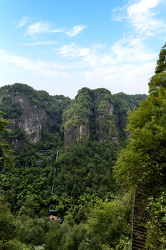 新昌穿岩十九峰景区风光