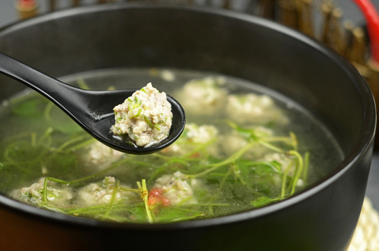 马蹄菜圆子汤