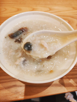 皮蛋瘦肉粥