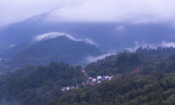 皖南山村坡山13