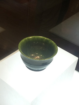 绿釉碗