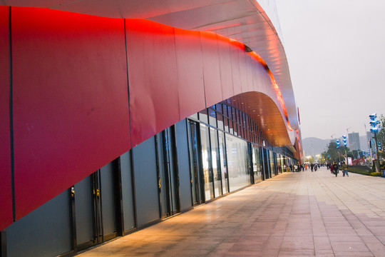 红色商业建筑外观设计