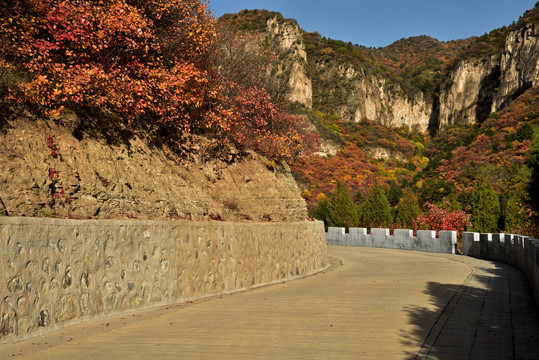 河北省石家庄市平山县沕沕水景区