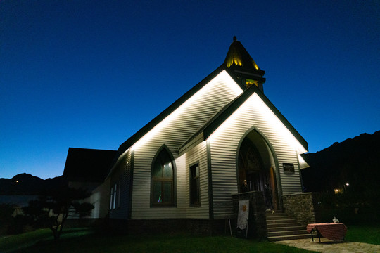 夜色下的教堂