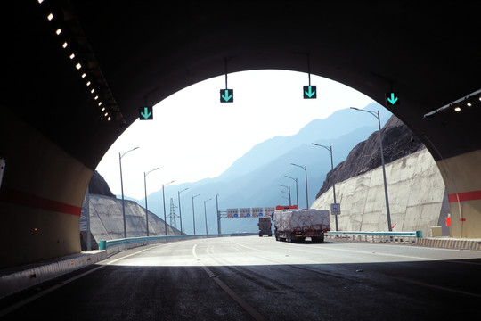 连霍高速隧道