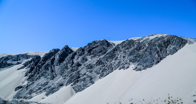 远山山峰