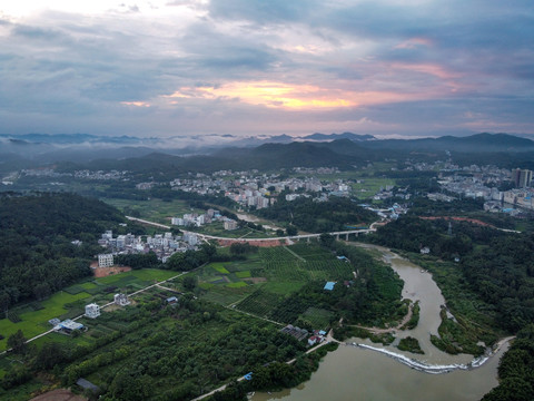 广西容县杨梅镇梅绿荫圩全景航拍