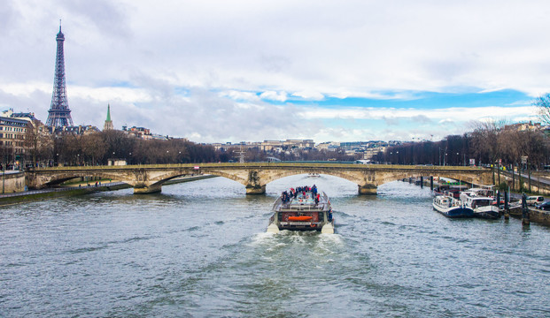 冬季的法国塞纳河