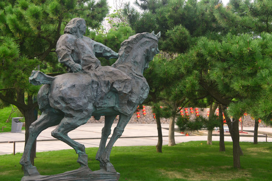草原蒙古族青年和骏马雕塑