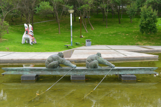 青岛雕塑园皮划艇运动雕塑