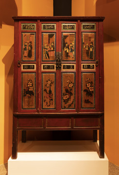 古老雕花书柜