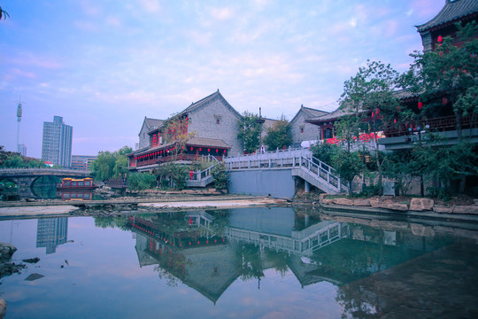 洛阳铜驼暮雨夜景