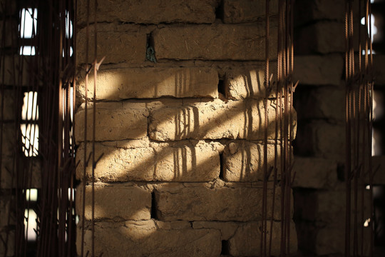 吐鲁番葡萄沟葡萄晾房室内光影