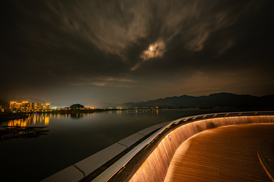 千岛湖珍珠广场观景台夜景